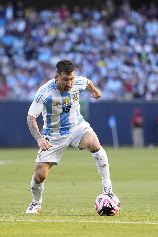 穆帅欧冠七胜贾府，仅瓜帅和安帅对单一对手胜场更多（穆帅欧冠七胜阿贾克斯，单一对手胜场仅次瓜帅与安帅）