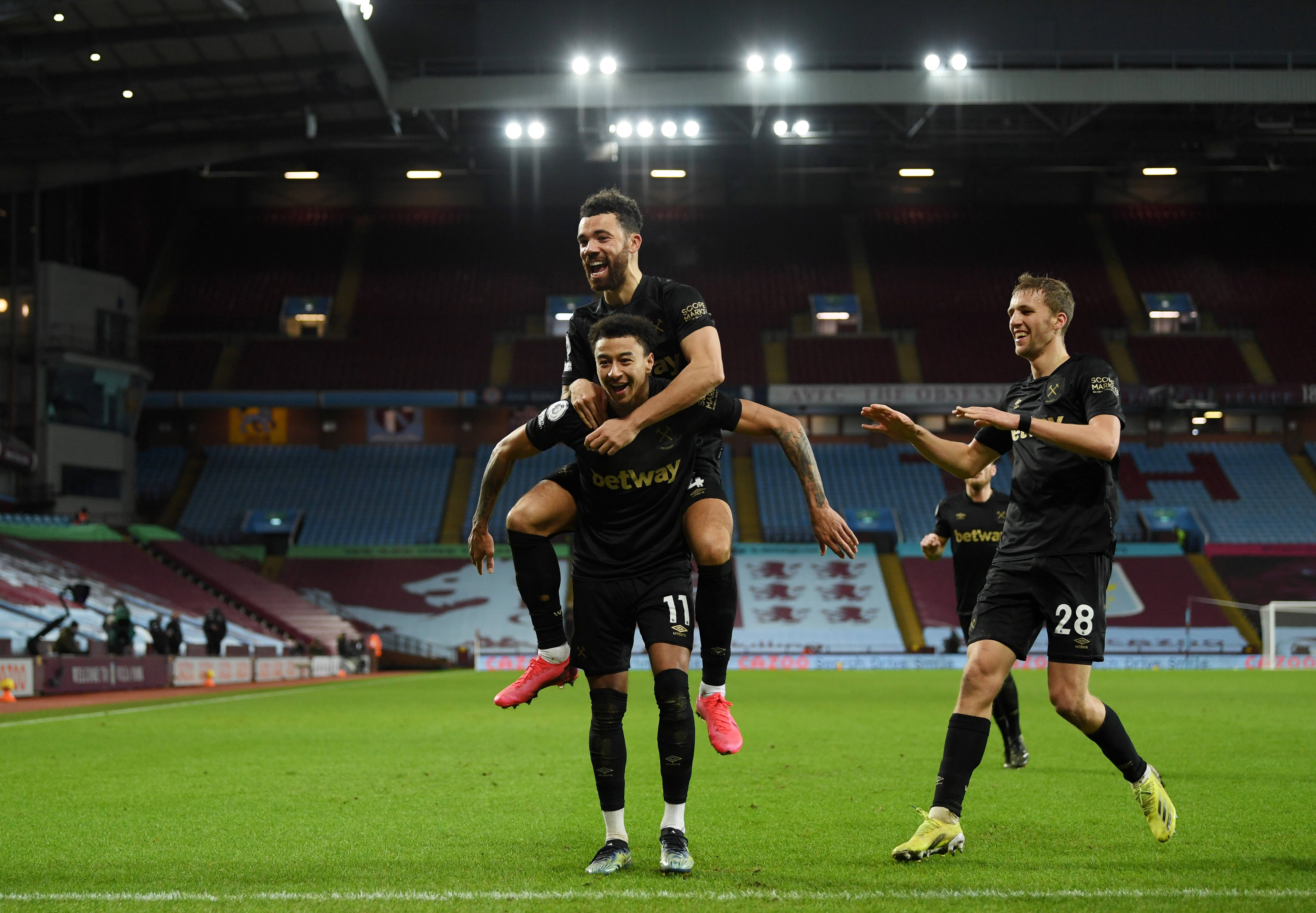 两进两出！贝西洛维奇已经是第二次在同曦下课