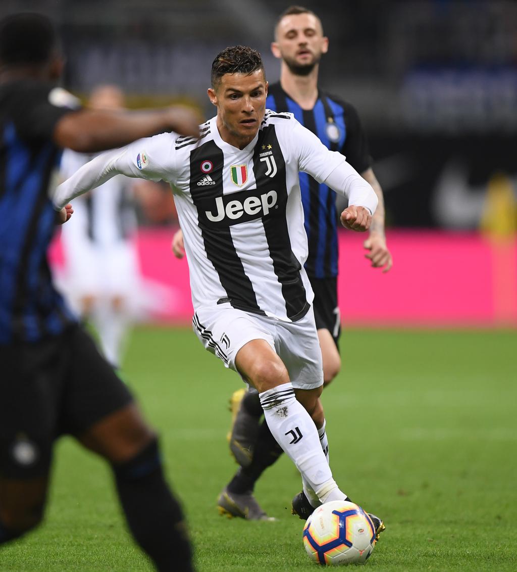 另类追星！美女主持张纯烨与偶像张稀哲一起合拍舞蹈视频（花式追星！主持人张纯烨携手偶像张稀哲同框共舞）