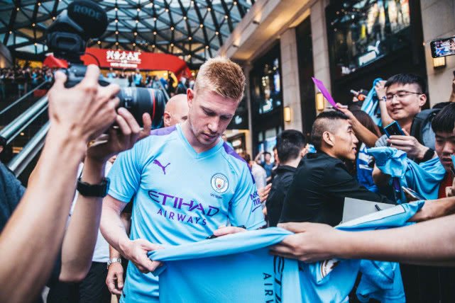 马刺新秀单场爆砍30+（马刺新秀单场斩获30+分）