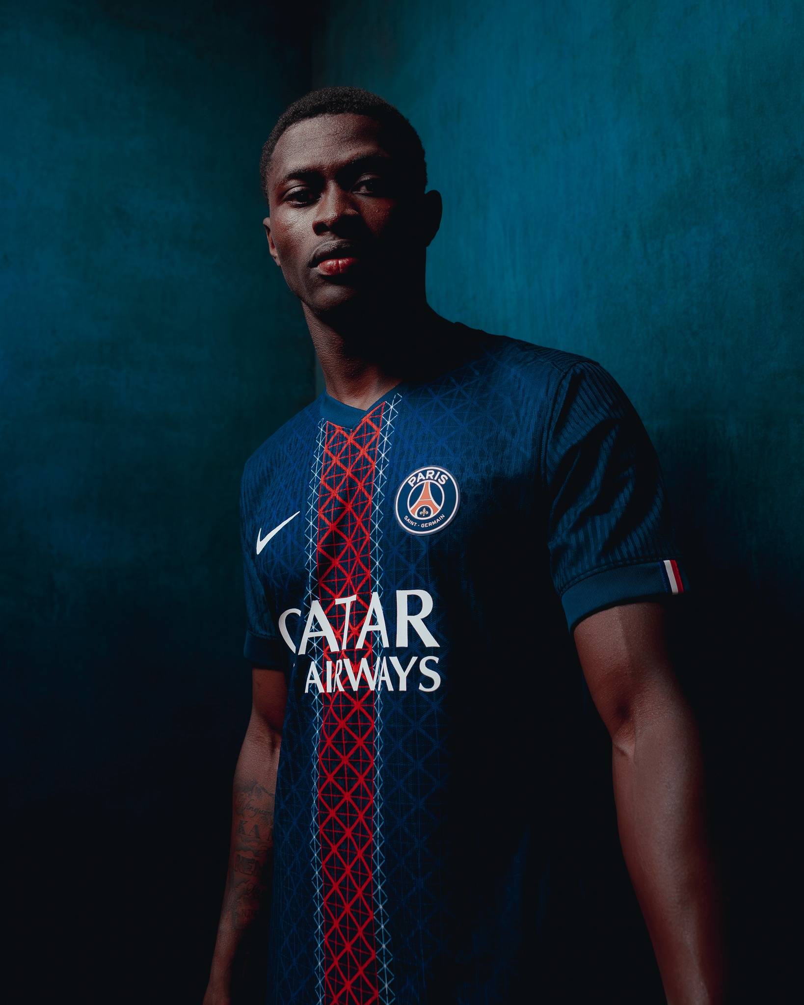 梅开二度，弗格森成为第3位代表意大利球队欧战进球的爱尔兰人（独中两元，弗格森跻身为意大利俱乐部在欧战破门的第三位爱尔兰球员）