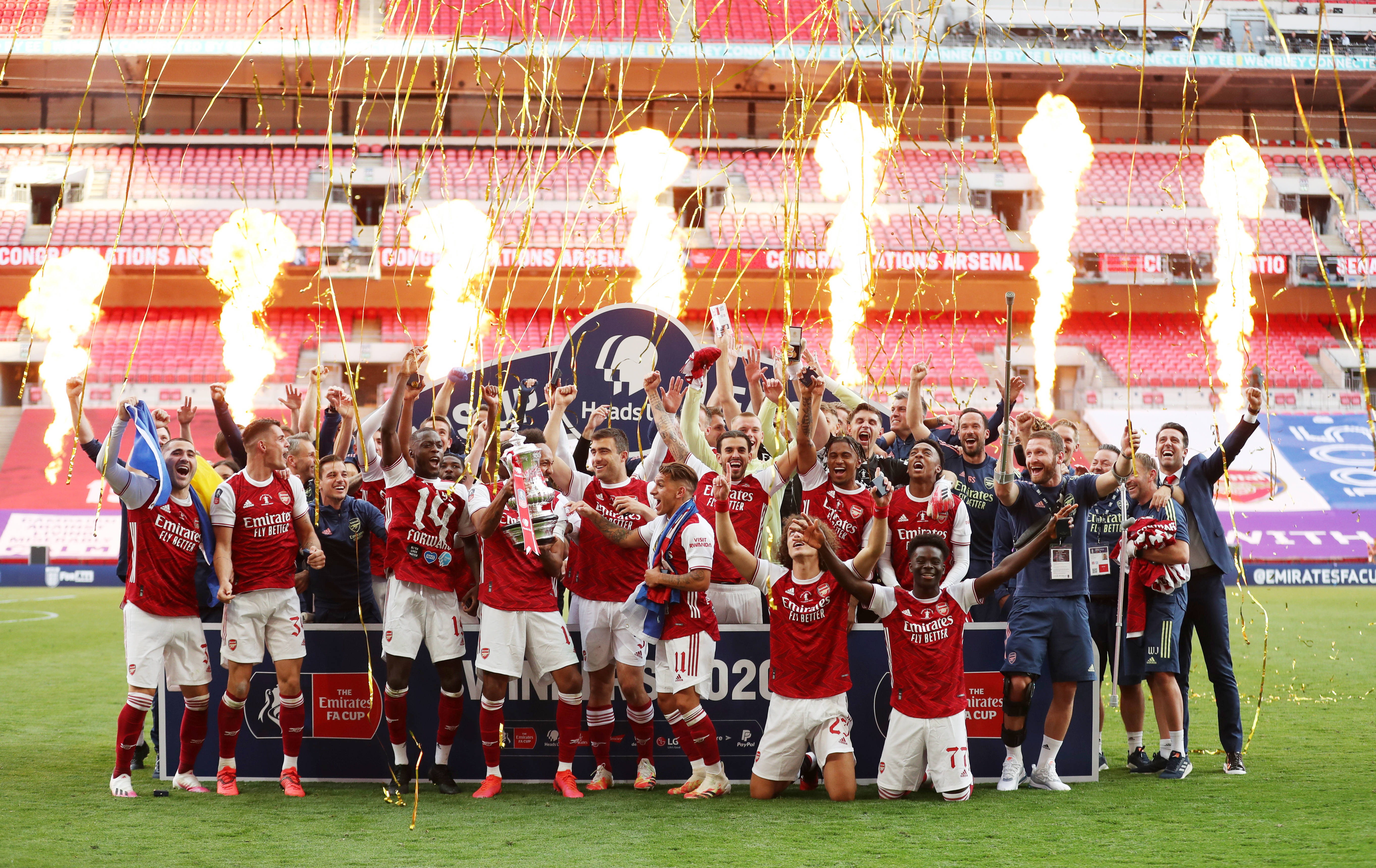 马切吉亚尼：奥古斯托客串不了右路；索默的扑救有问题