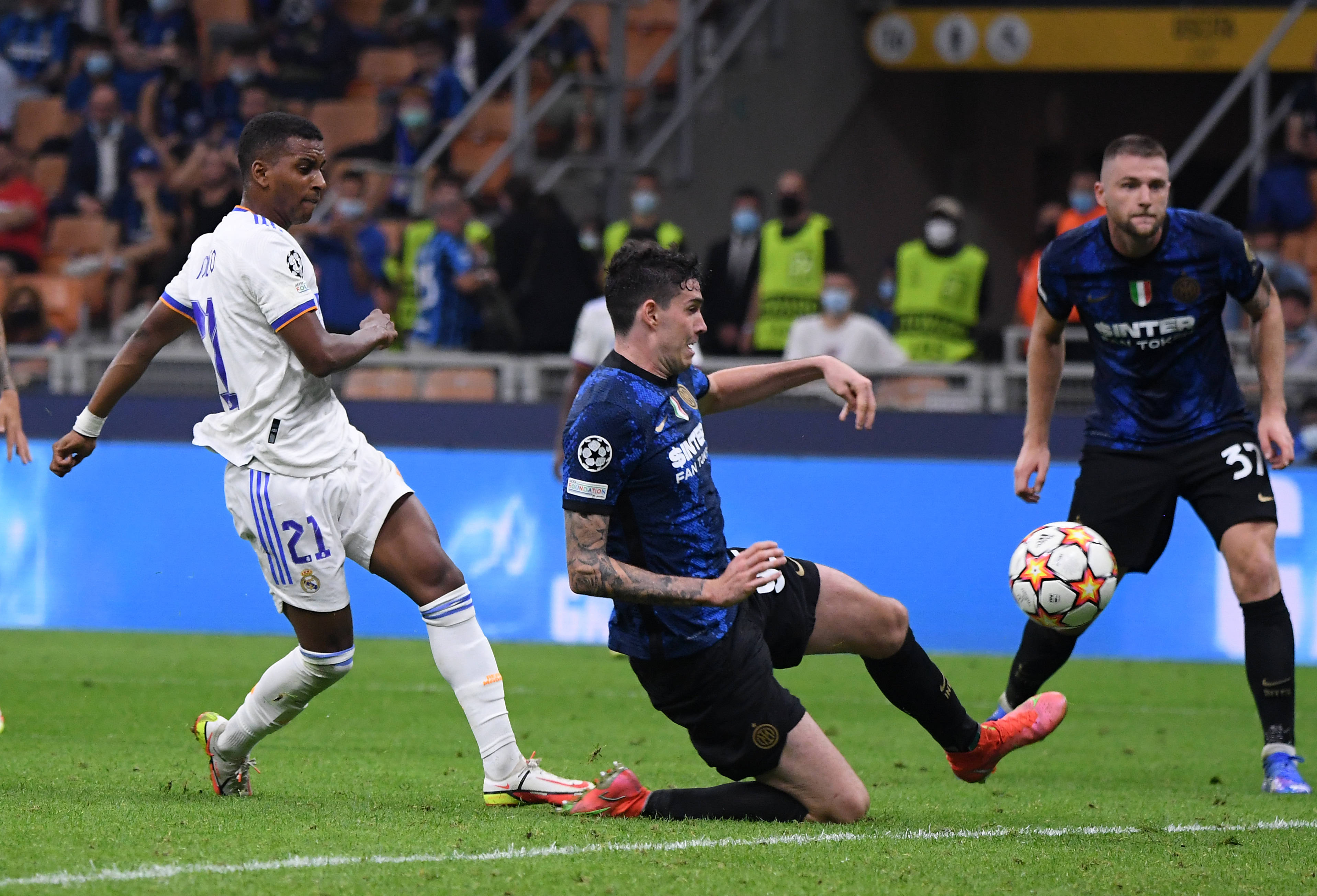 国米vs利物浦：萨拉赫缺阵，劳塔罗、阿坎吉、伊萨克首发（国米对阵利物浦：萨拉赫缺席，劳塔罗、阿坎吉、伊萨克先发）