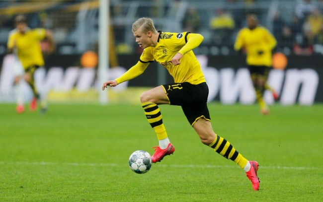 篮球CBA裁判讲评会议强调关键时刻执法标准（CBA裁判讲评会重申关键时刻判罚尺度）