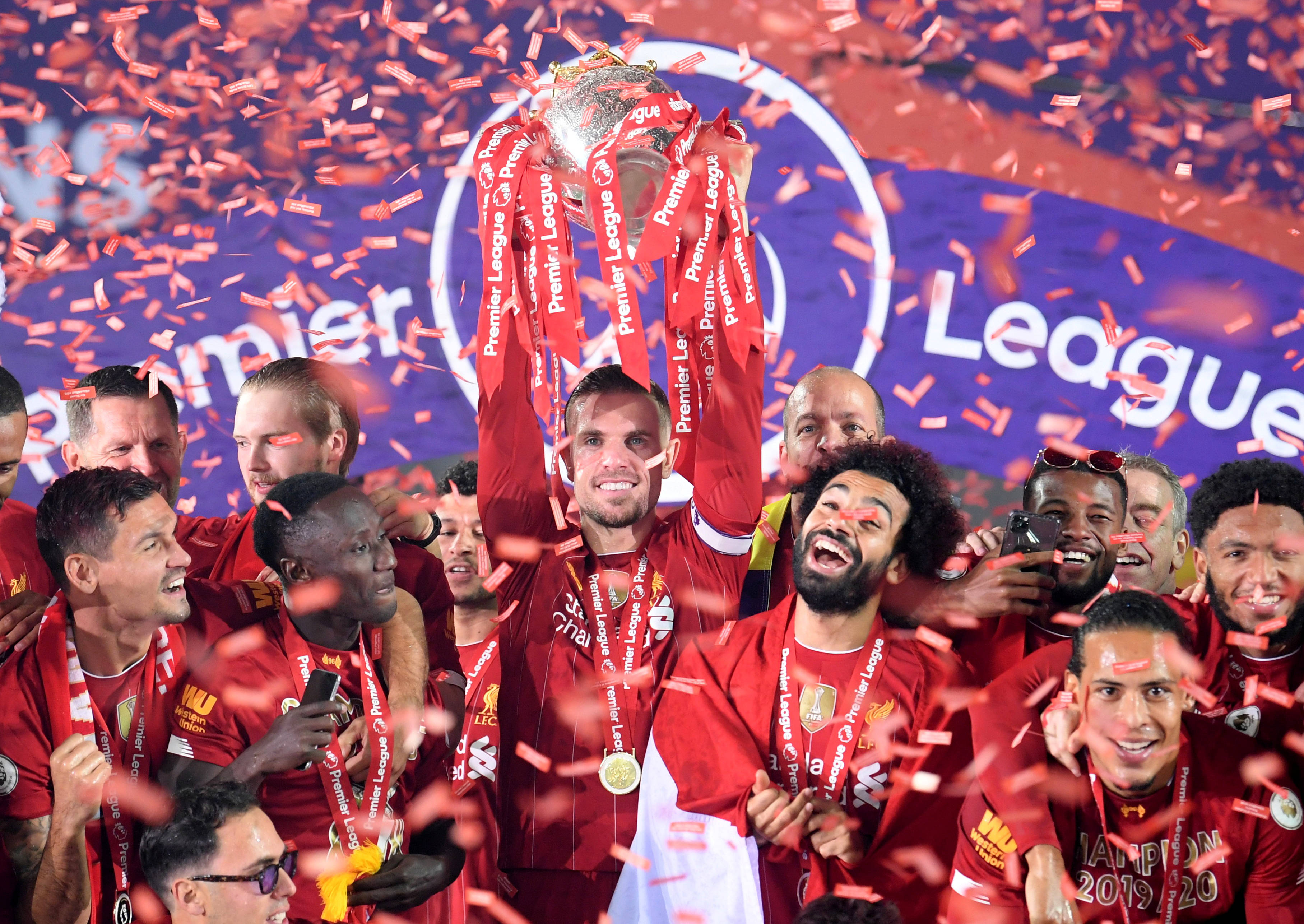 曼城主帅瓜迪奥拉盛赞哈兰德：10球成就“疯狂”（曼城主帅瓜迪奥拉：哈兰德10球表现堪称疯狂）