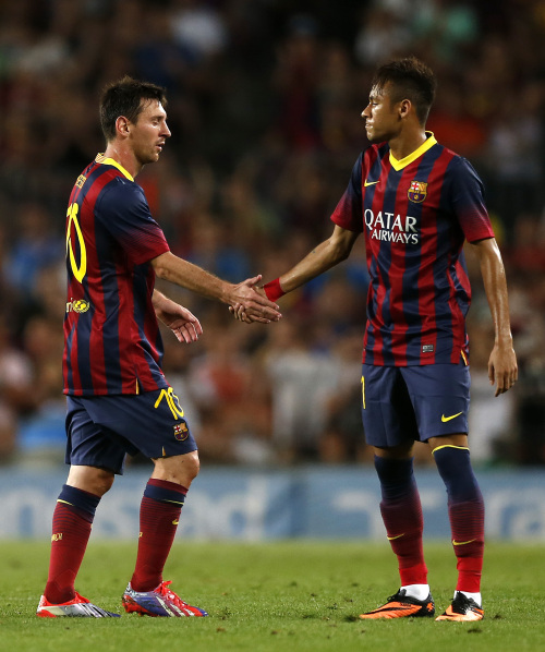 队报盛赞托万：现在他不仅是技术领袖，还是更衣室领袖（队报称赞托万：如今他既是技术核心，也是更衣室领袖）