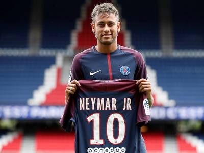 哈兰德：我当然想埃德森；有时赛前就感觉自己会进球（哈兰德：当然想念埃德森，有时开赛前就预感自己能破门）