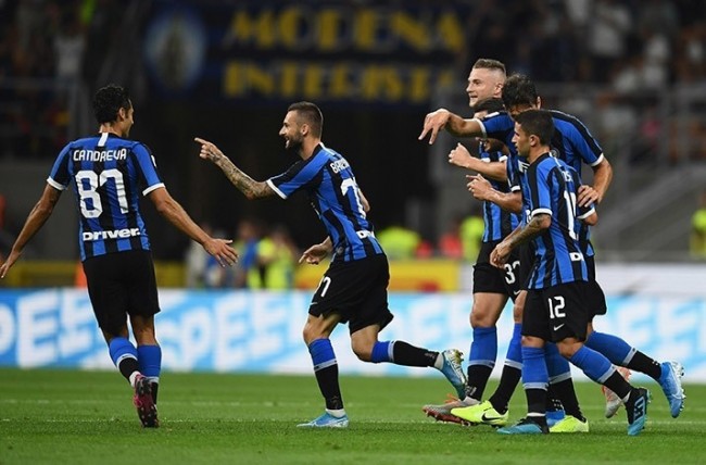 NBA球员数据统计：得分、篮板、助攻排行,（NBA球员数据总览：得分、篮板与助攻榜单）