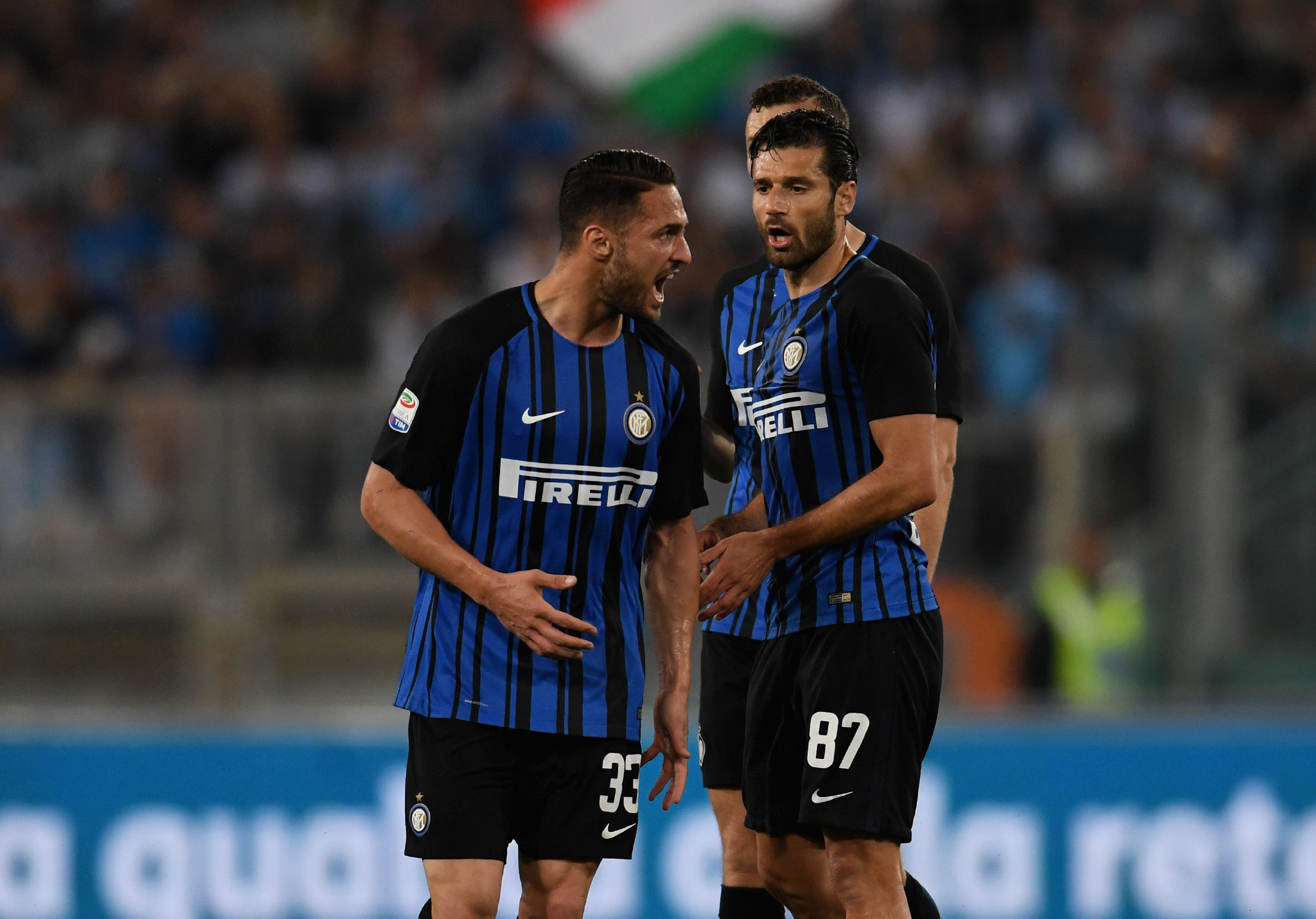 梁靖崑一脸沮丧令人心疼！10-6手握赛点被逆转 腰椎伤病困扰他9个月（梁靖崑10-6握赛点仍被逆转，落寞神情惹人心酸；腰椎伤势缠身已9个月）